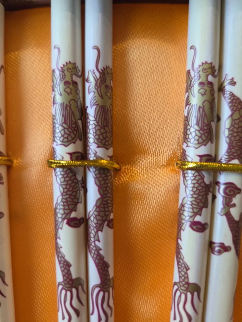 CHOPSTICKS, VINTAGE GIFT BOX FROM CHINA CONTAINS CHOPSTICKS AND RESTS